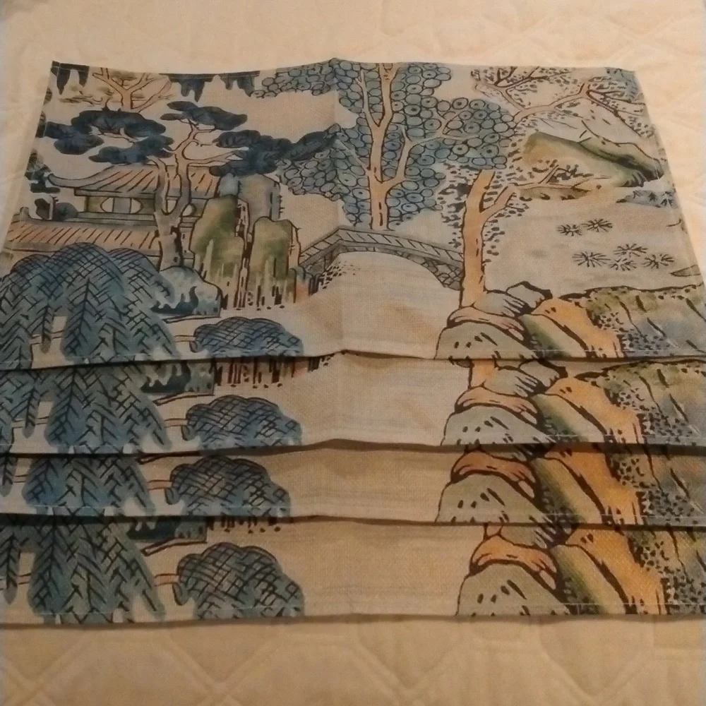 4 Placemats (linen feel); Asian gardens pattern. Dress up your table inexpensive
